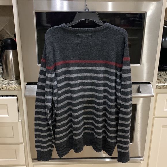 Urban Pipeline size XLARGE fits like 2X poly/wool/nylon/viscose sweater like new - Picture 7 of 15
